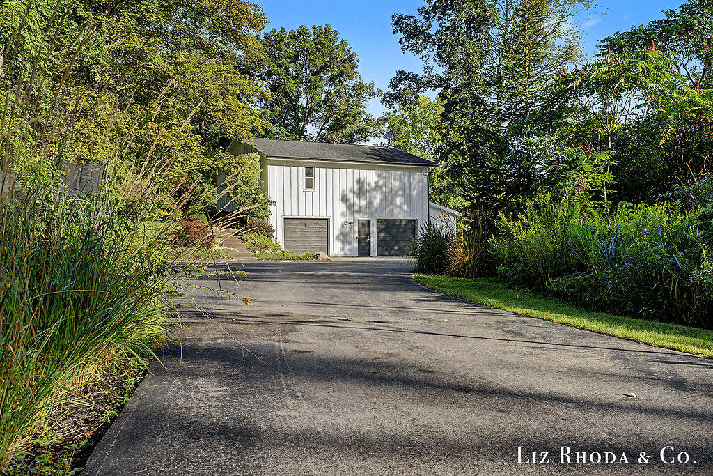 5061 Egypt Valley Avenue NE