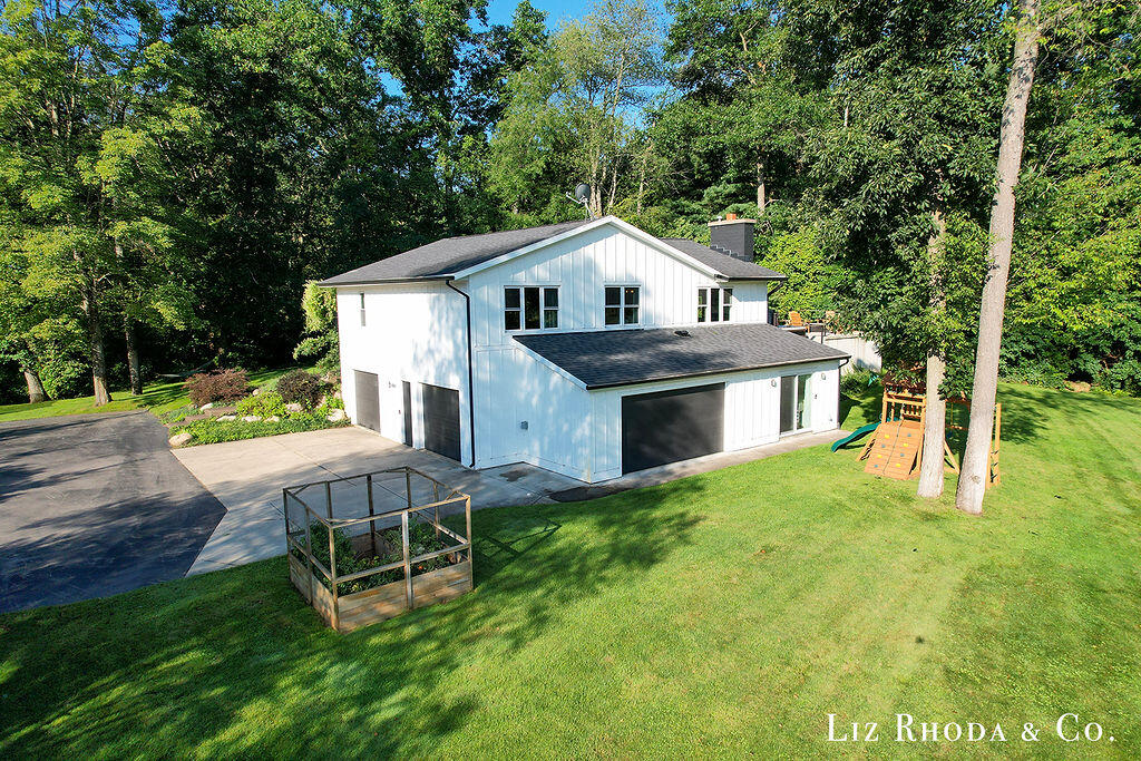 5061 Egypt Valley Avenue NE