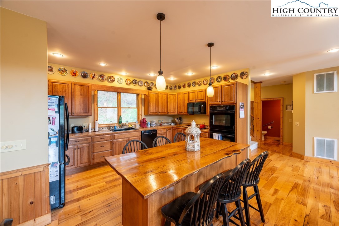 425 Green Meadows Drive