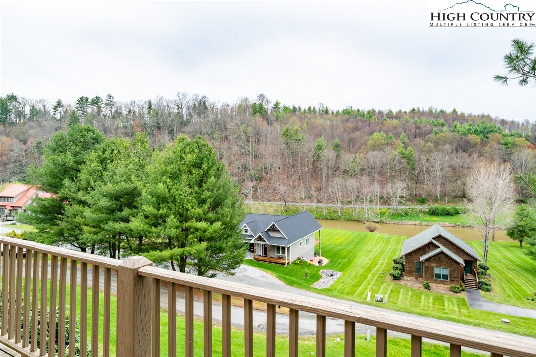 425 Green Meadows Drive