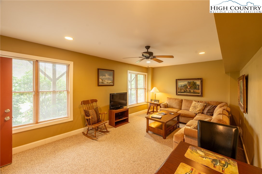425 Green Meadows Drive
