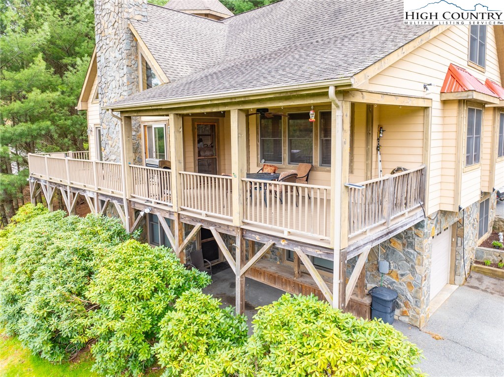 425 Green Meadows Drive