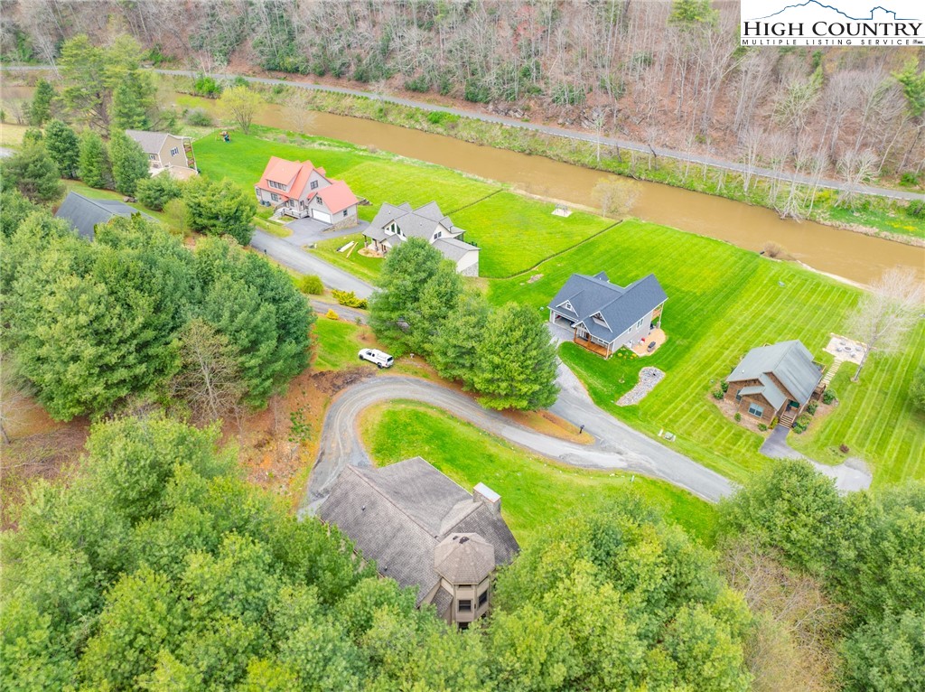 425 Green Meadows Drive
