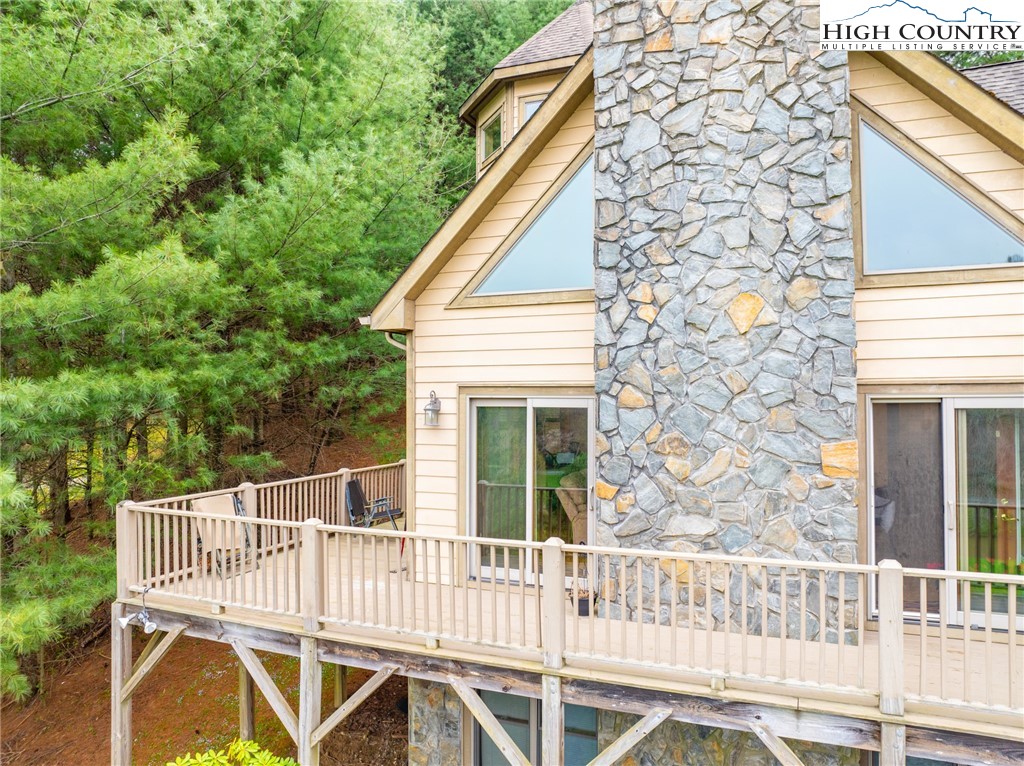 425 Green Meadows Drive