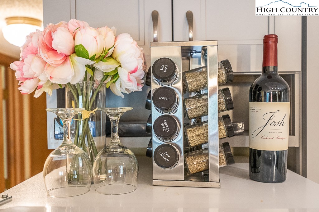 172 Hanging Rock Villas 422