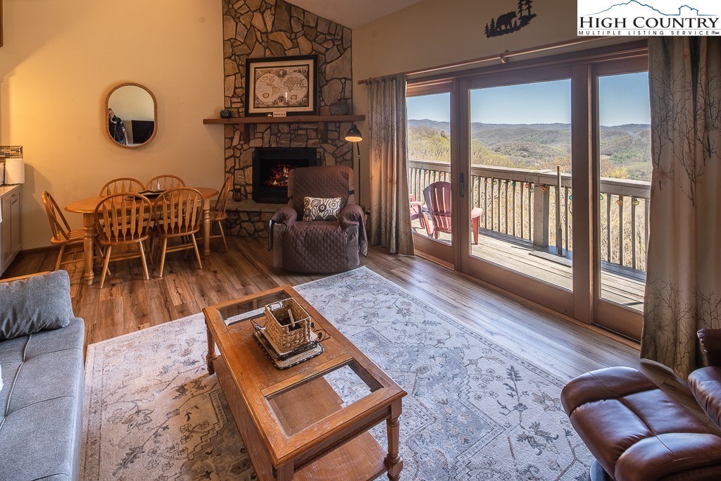 172 Hanging Rock Villas 422
