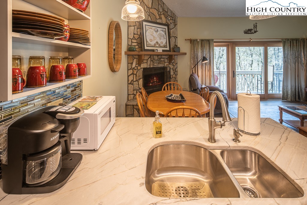 172 Hanging Rock Villas 422