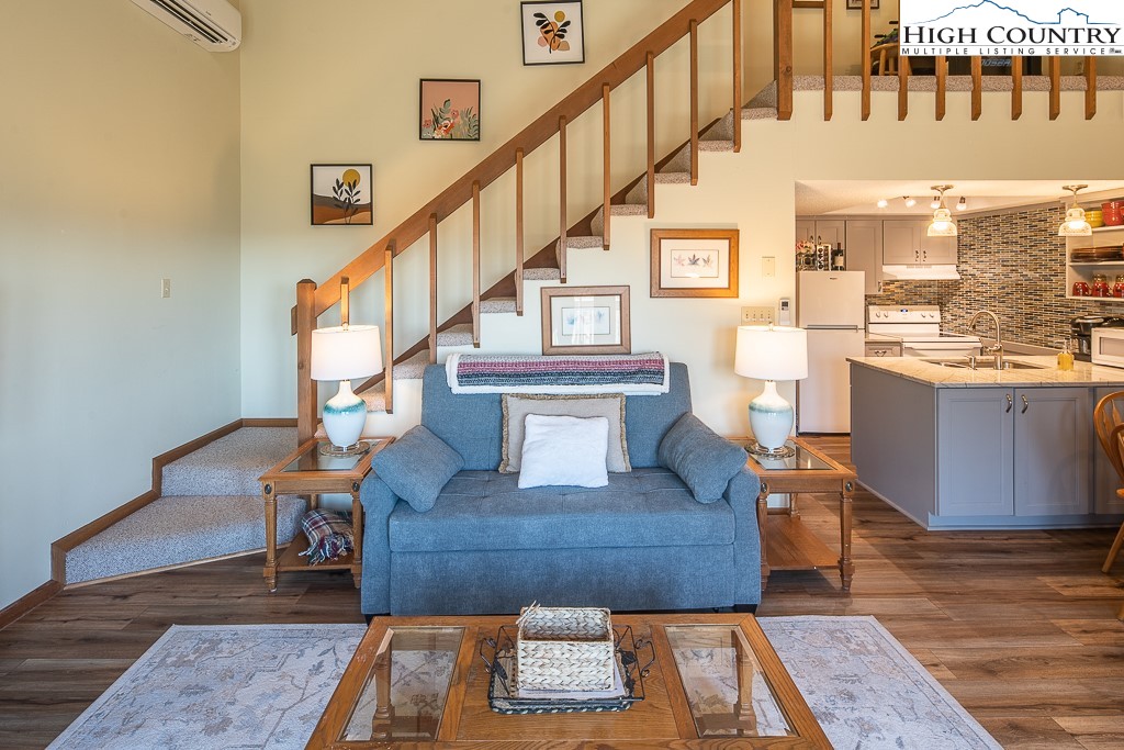 172 Hanging Rock Villas 422