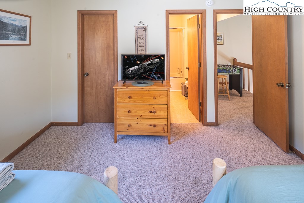 172 Hanging Rock Villas 422