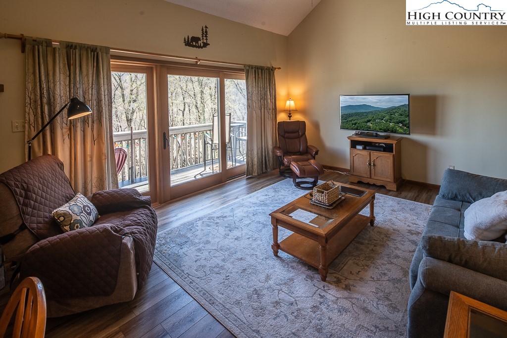 172 Hanging Rock Villas 422