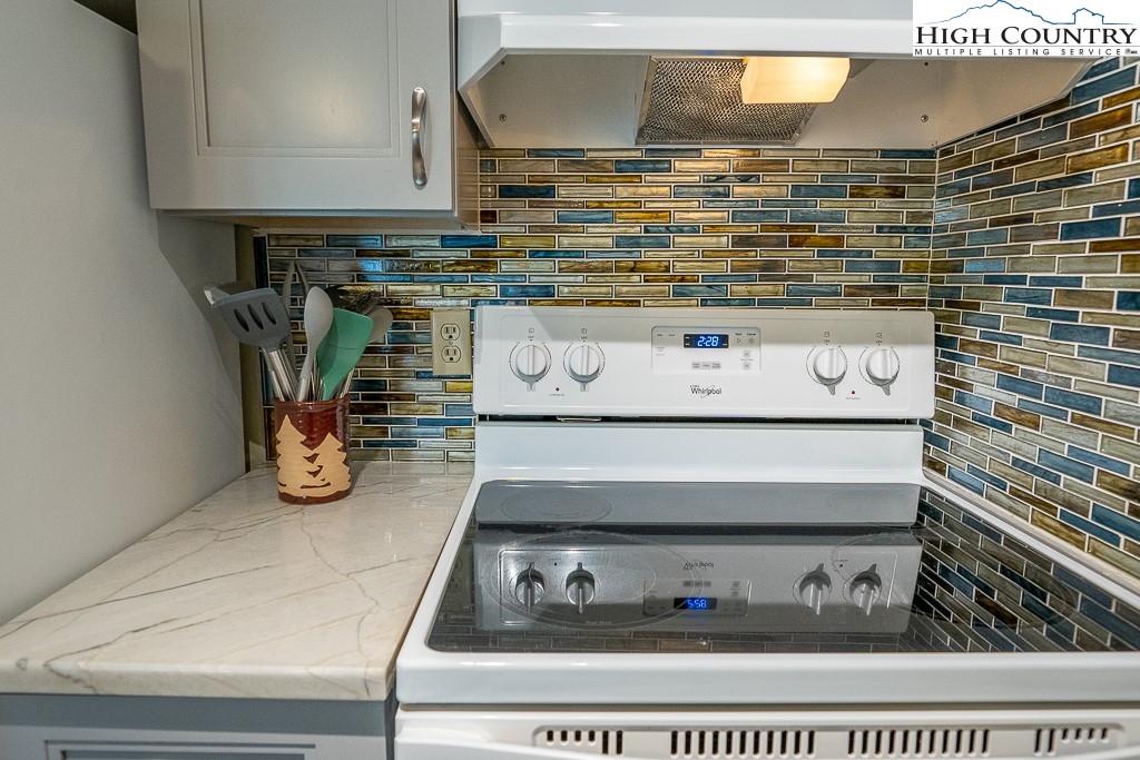 172 Hanging Rock Villas 422