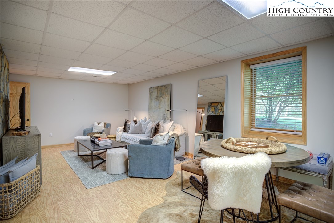 280 Prime Way Road West