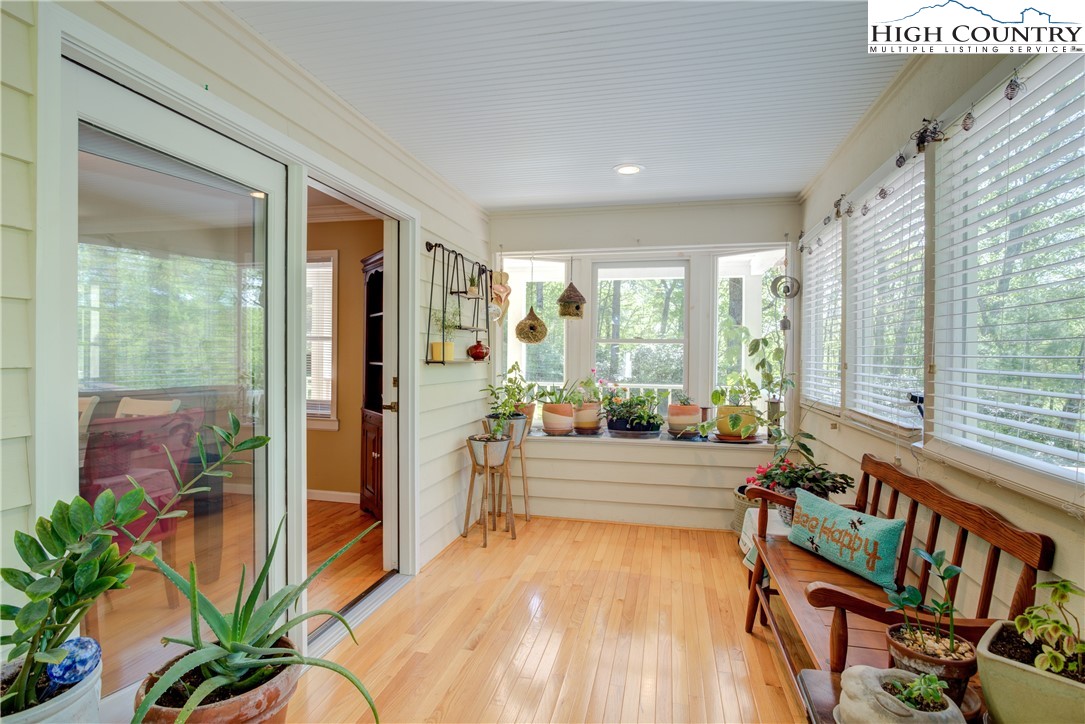 127 Boulder Lane