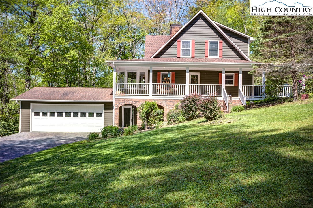 127 Boulder Lane