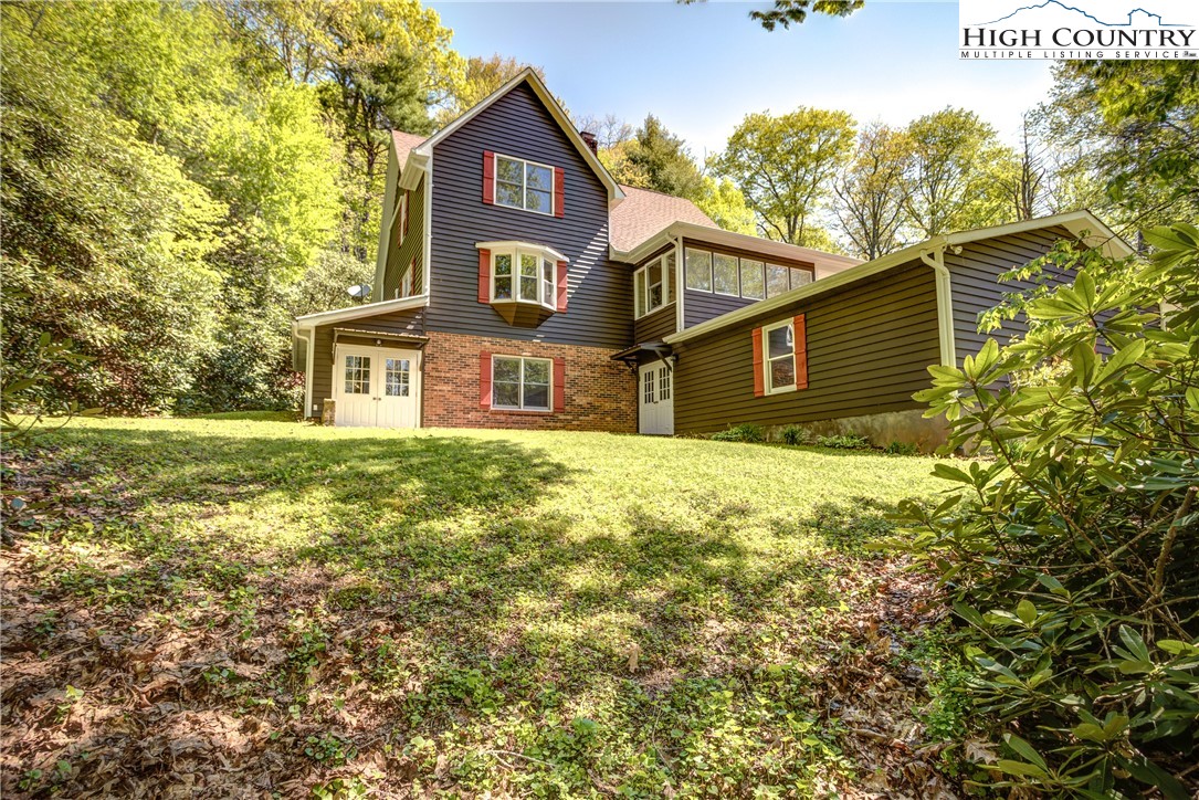 127 Boulder Lane