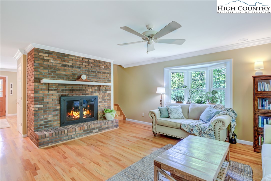 127 Boulder Lane