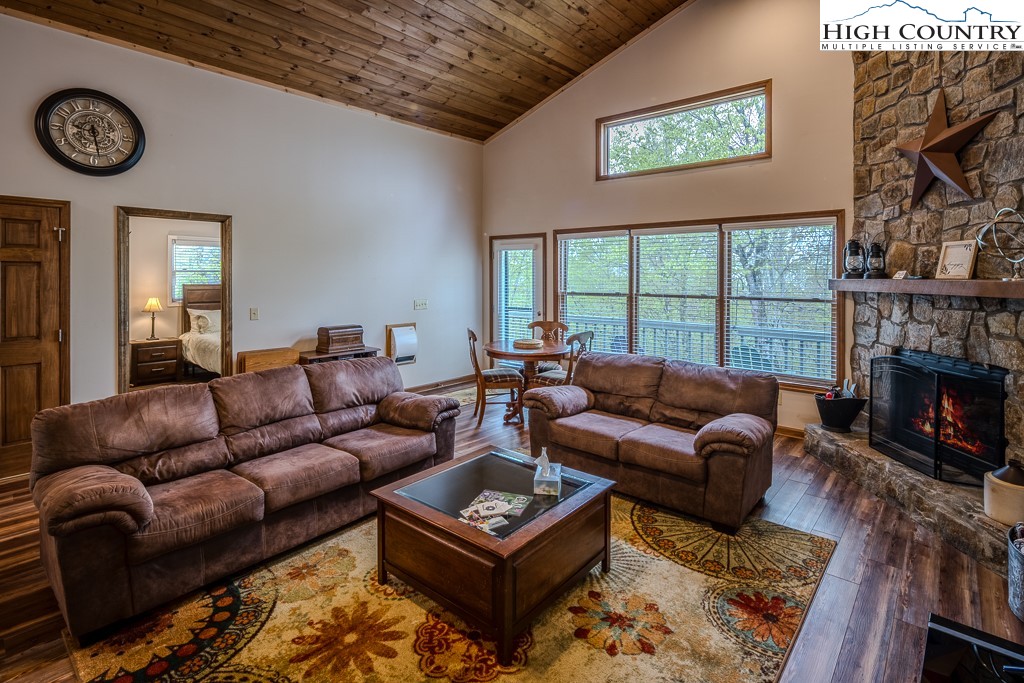 1431 Beech Mountain Parkway