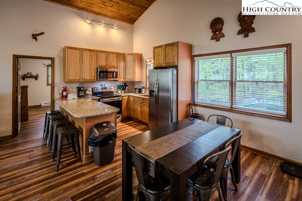 1431 Beech Mountain Parkway