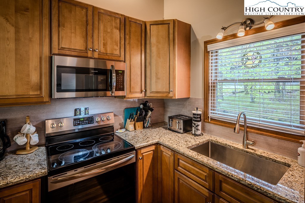 1431 Beech Mountain Parkway