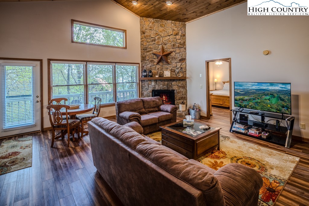 1431 Beech Mountain Parkway
