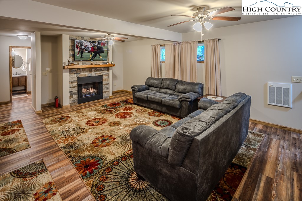 1431 Beech Mountain Parkway