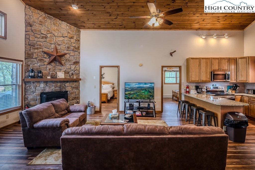 1431 Beech Mountain Parkway