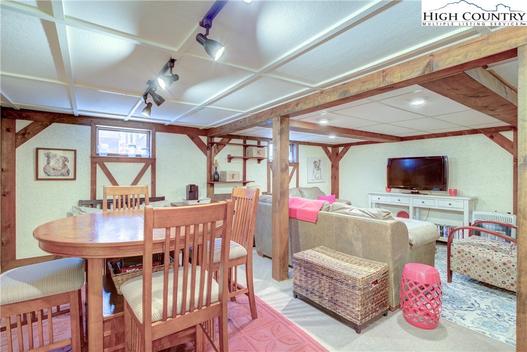 528 Bear Ridge Trail