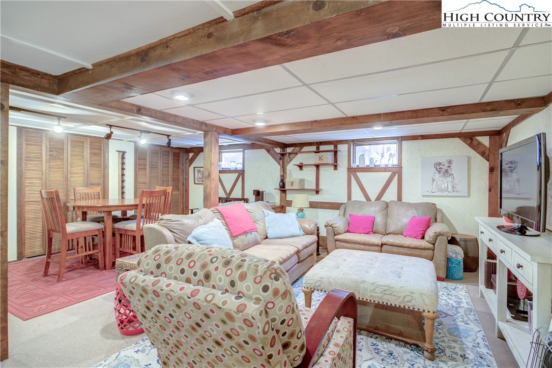 528 Bear Ridge Trail
