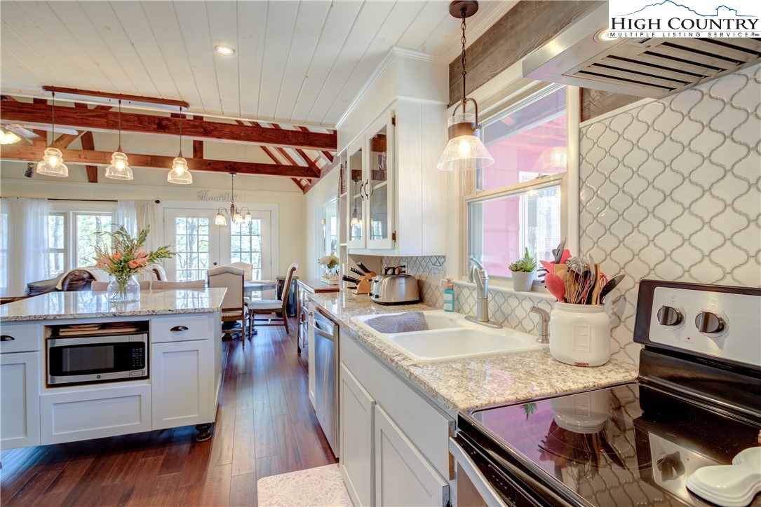 528 Bear Ridge Trail