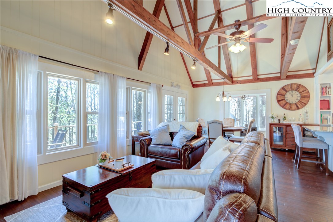 528 Bear Ridge Trail