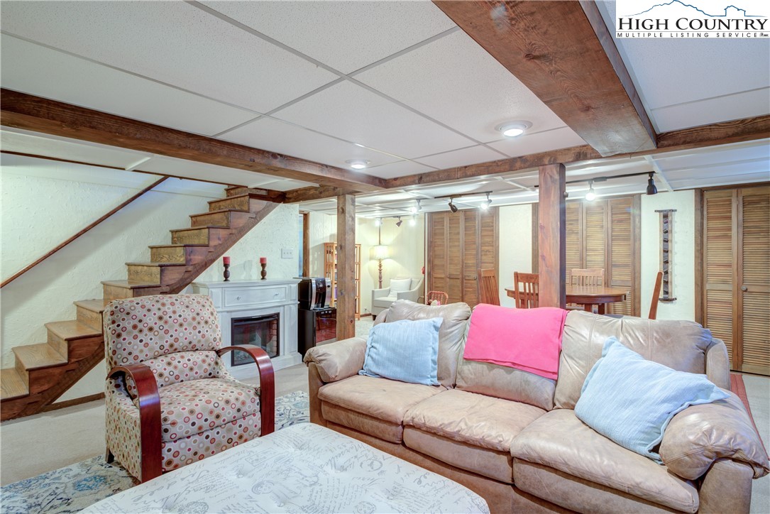 528 Bear Ridge Trail