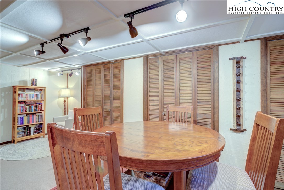 528 Bear Ridge Trail