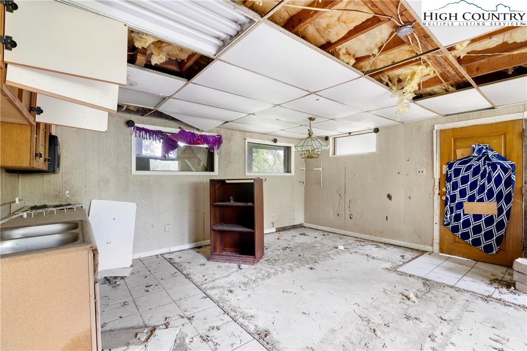 411 Will Perry Road