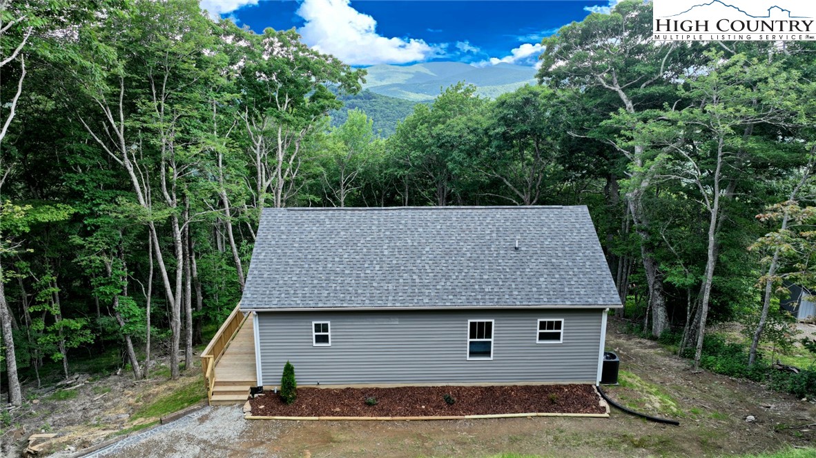 598 Running Deer Trail