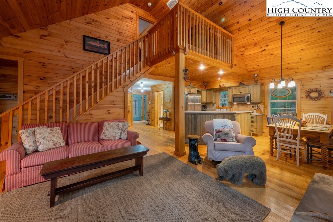 683 Hawkbill Road
