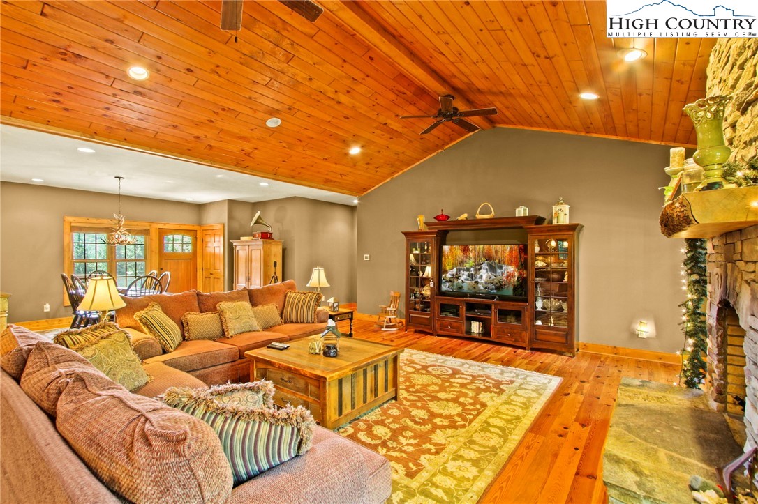 636 Black Locust Circle