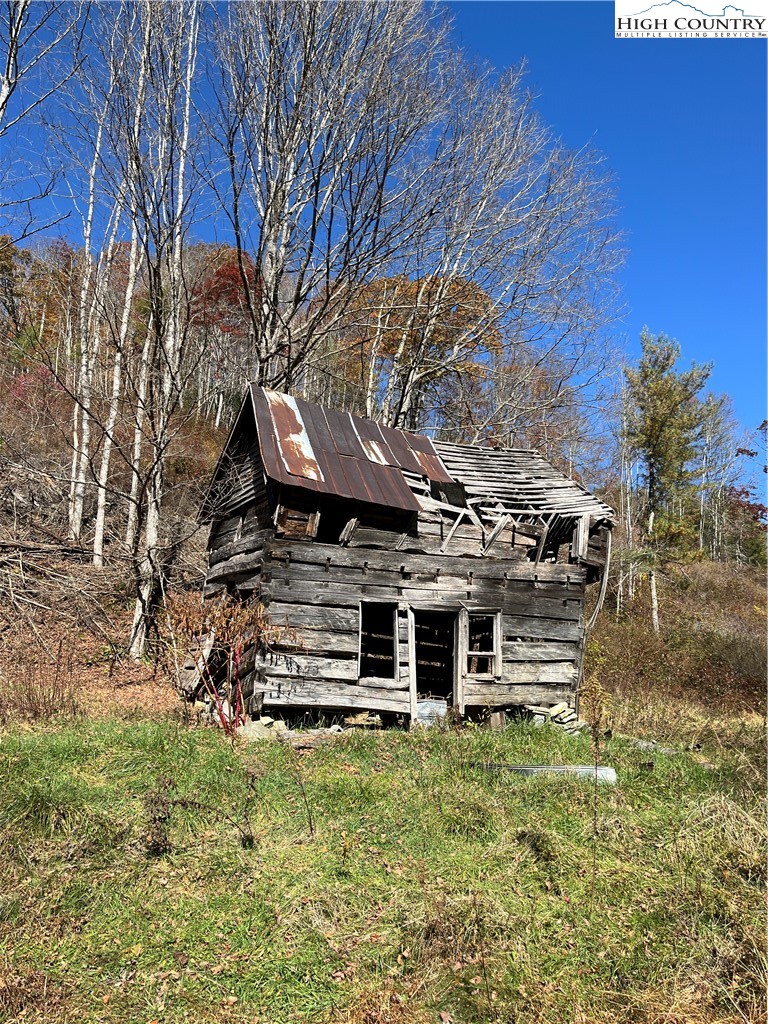 1972 S Big Horse Creek Road