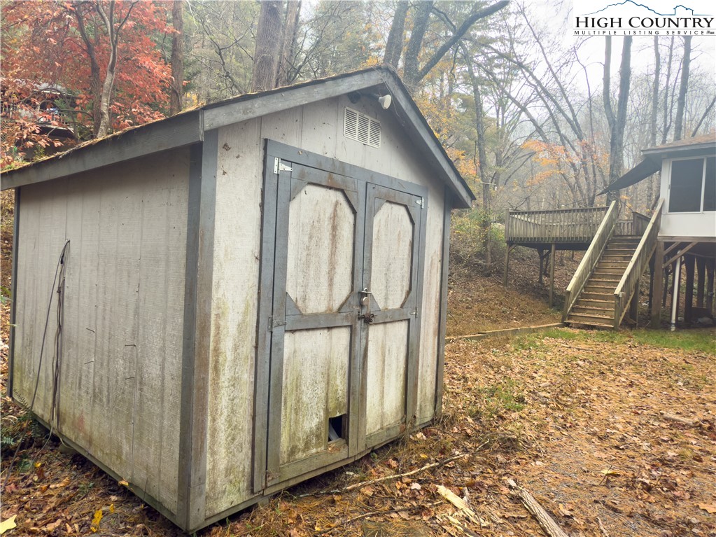 512 Jakes Mountain Road