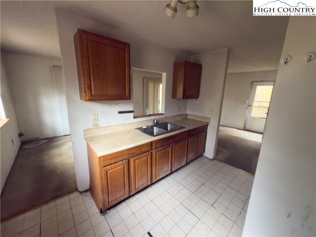 512 Jakes Mountain Road