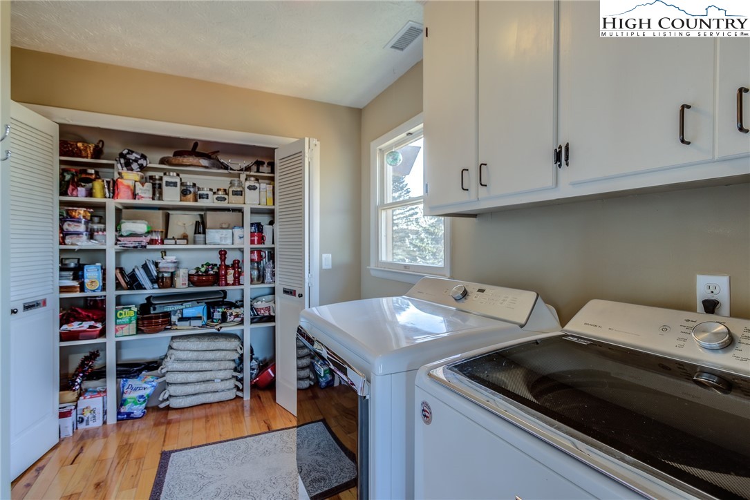 393 Rambling Road