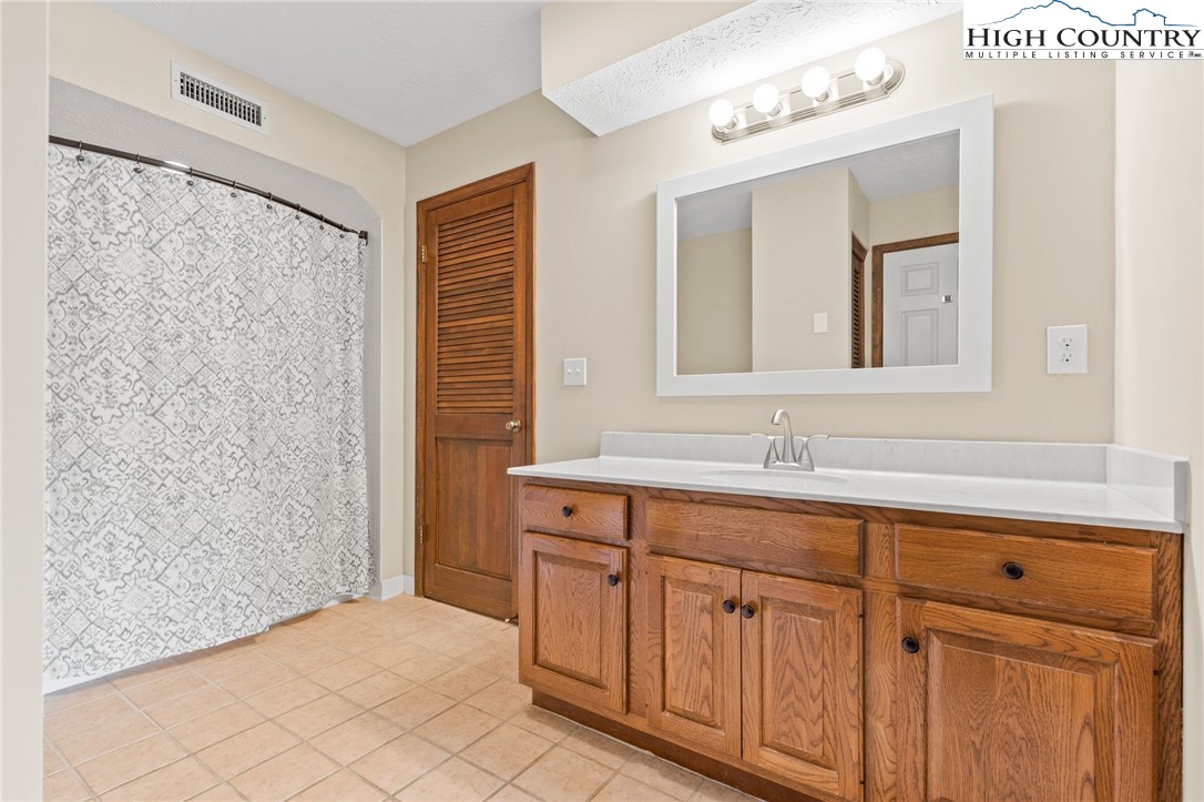 289 Evergreen Drive Drive Holly 6 Unit: Holly  6