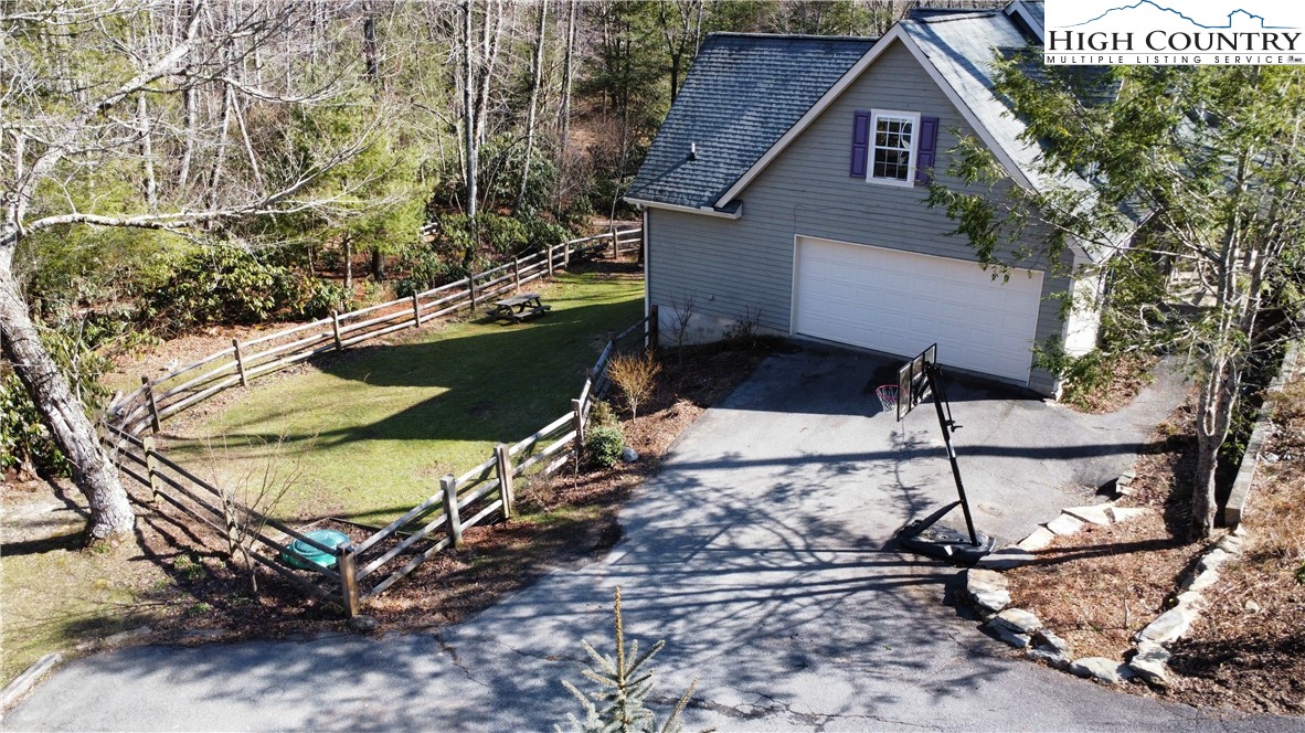 524 Wonderland Road