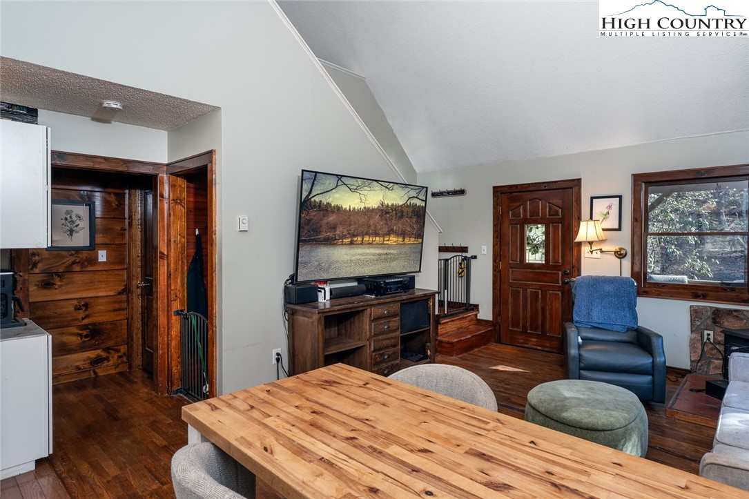 1059 Campbell Glen Lane