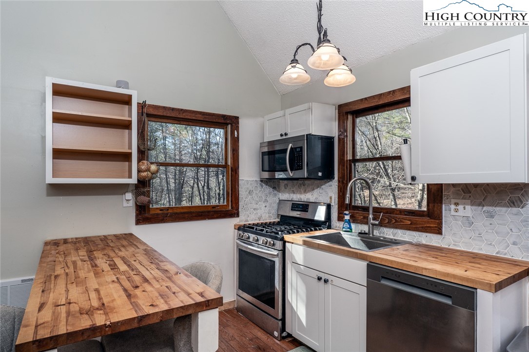 1059 Campbell Glen Lane