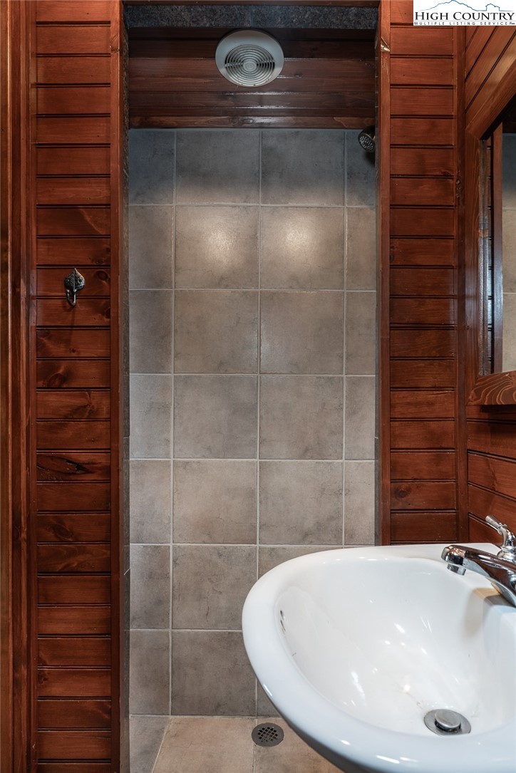 1059 Campbell Glen Lane