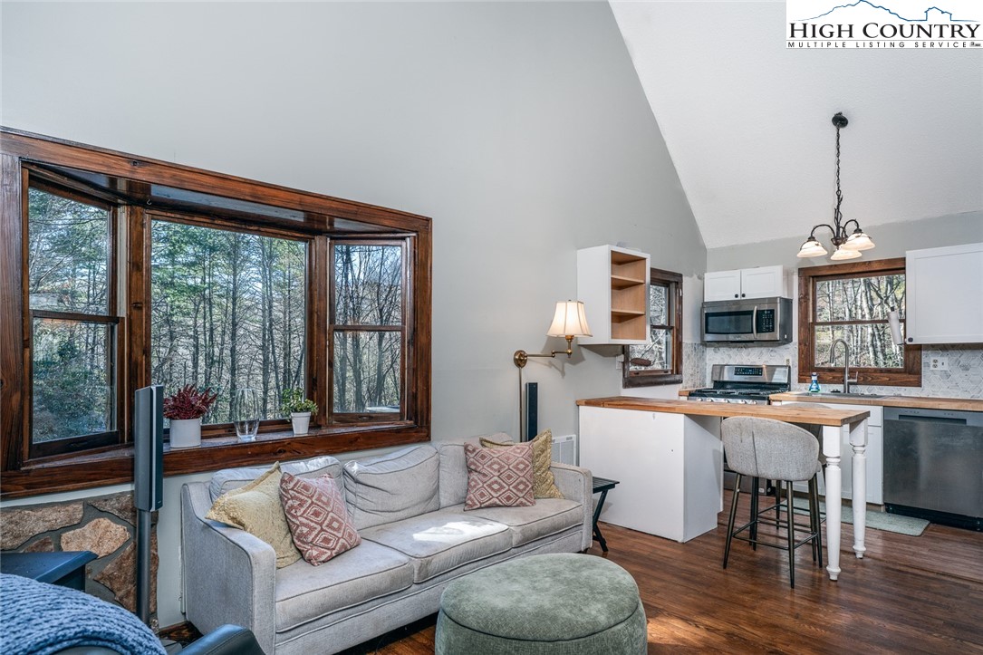 1059 Campbell Glen Lane