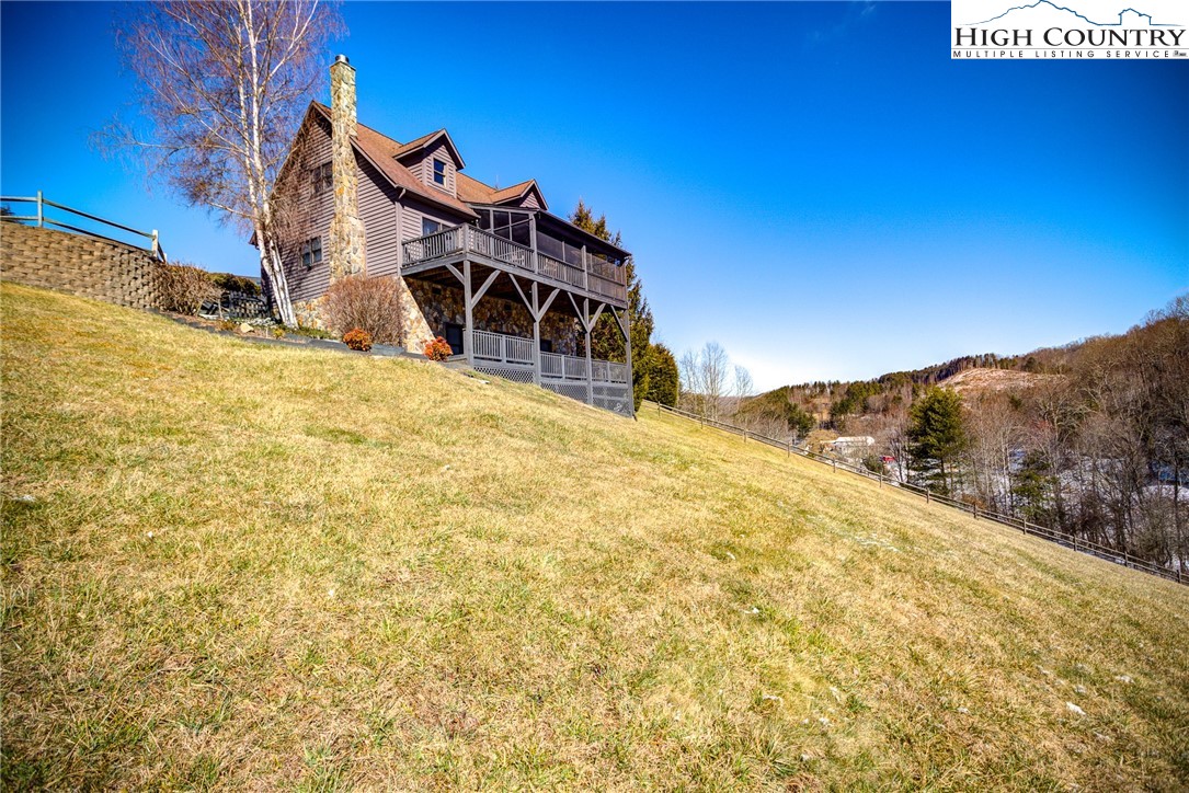 352 Woodbriar Drive