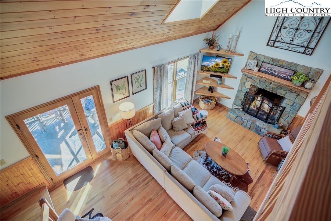 352 Woodbriar Drive