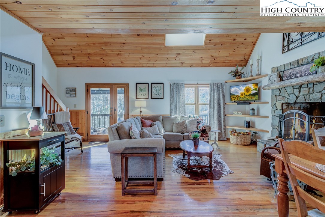 352 Woodbriar Drive