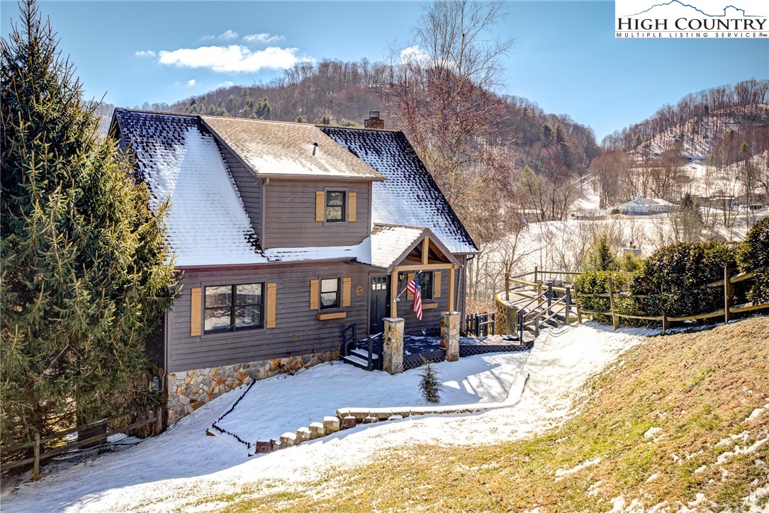 352 Woodbriar Drive